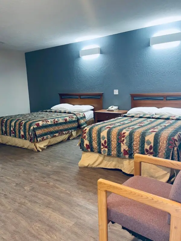 Century 21 Motel 4